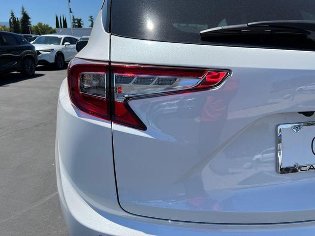 Photo of 2025 Platinum White Pearl Acura RDX