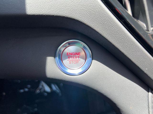 Photo of 2025 Platinum White Pearl Acura RDX