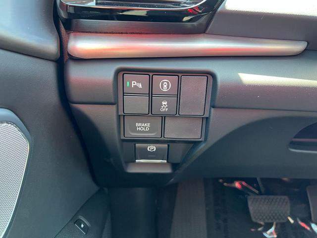 Photo of 2025 Platinum White Pearl Acura RDX