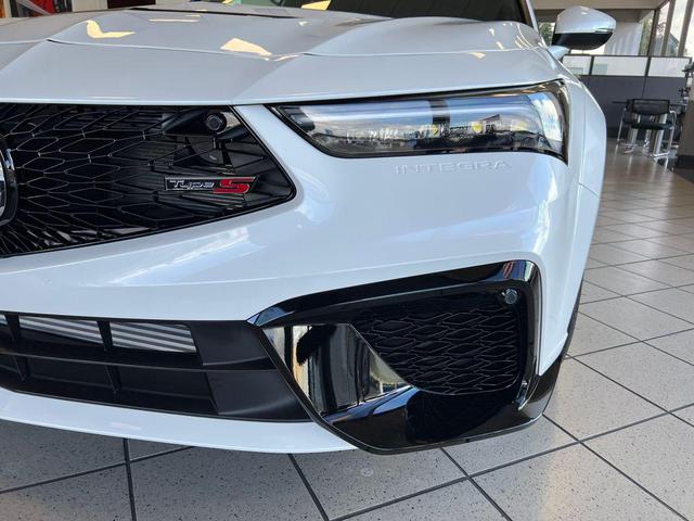 Photo of 2026 Platinum White Pearl Acura Integra