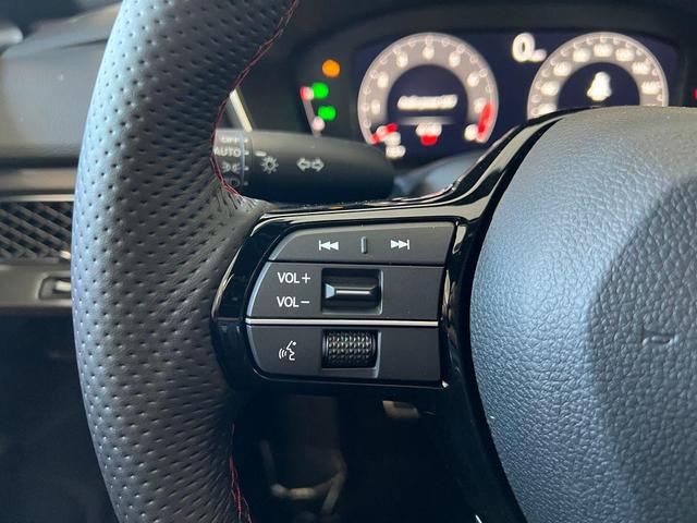 Photo of 2026 Platinum White Pearl Acura Integra