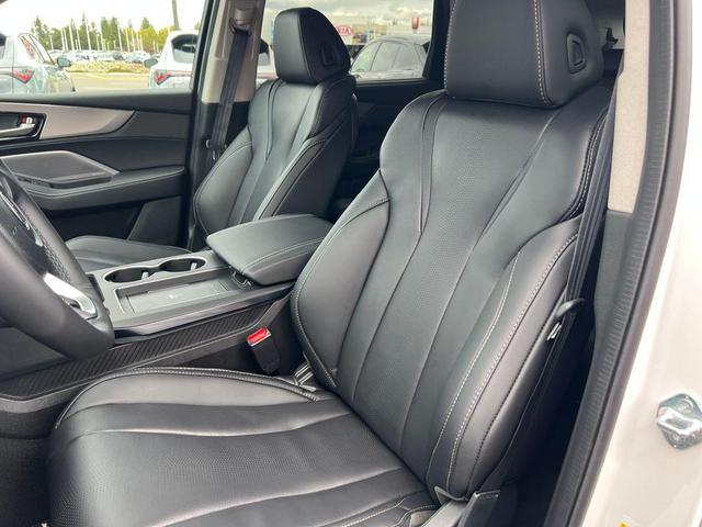 Photo of 2026 Platinum White Pearl Acura MDX