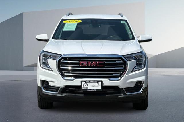 Photo of 2024 Summit White GMC Terrain
