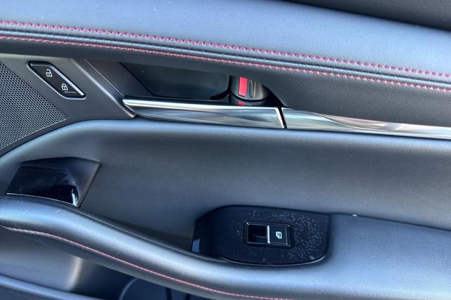 Photo of 2025 Polymetal Gray Metallic Mazda Mazda3