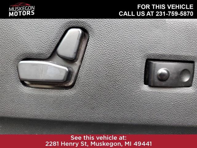 Photo of 2017 White Knuckle Clearcoat Dodge Grand Caravan