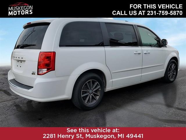 Photo of 2017 White Knuckle Clearcoat Dodge Grand Caravan