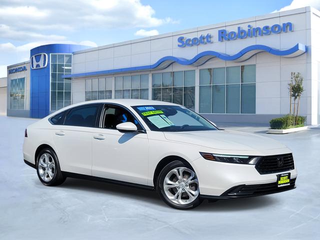 Photo of 2023 Platinum White Pearl Honda Accord