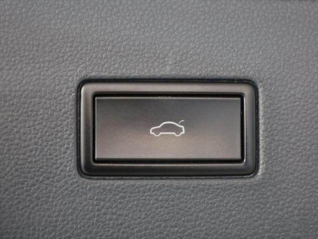 Photo of 2021 Pyrite Silver Metallic Volkswagen Atlas