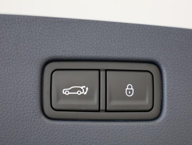 Photo of 2023 Alta White Genesis GV70