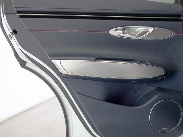 Photo of 2023 Alta White Genesis GV70