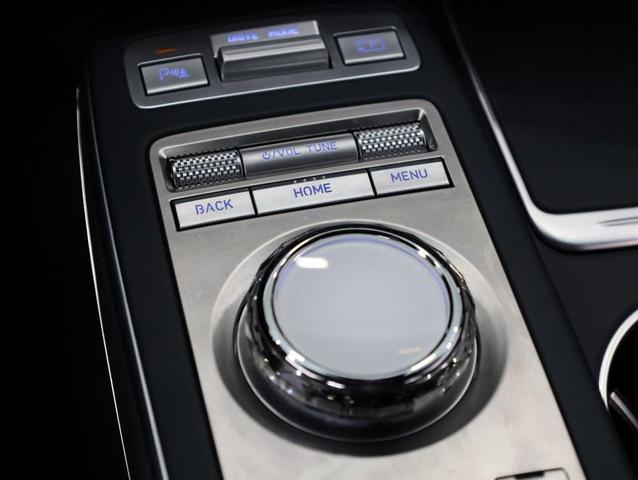 Photo of 2023 Alta White Genesis GV70