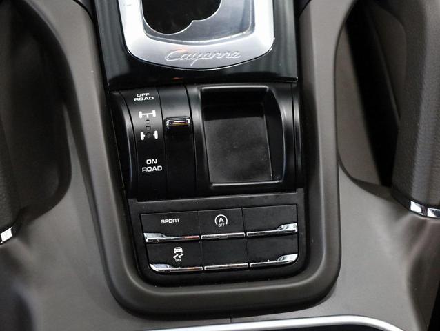 Photo of 2018 Moonlight Blue Metallic Porsche Cayenne
