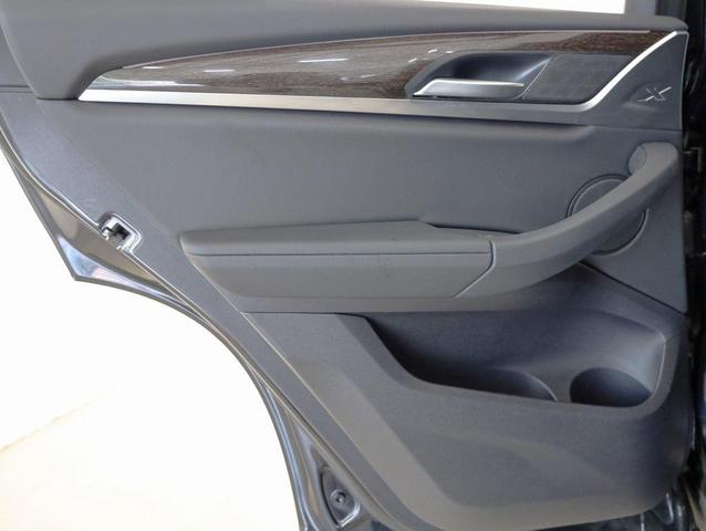 Photo of 2025 Black BMW X4