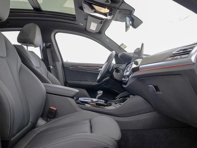 Photo of 2025 Black BMW X4