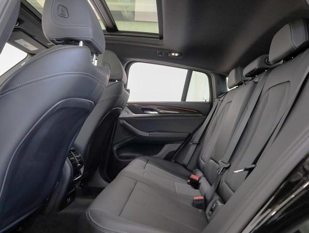 Photo of 2025 Black BMW X4