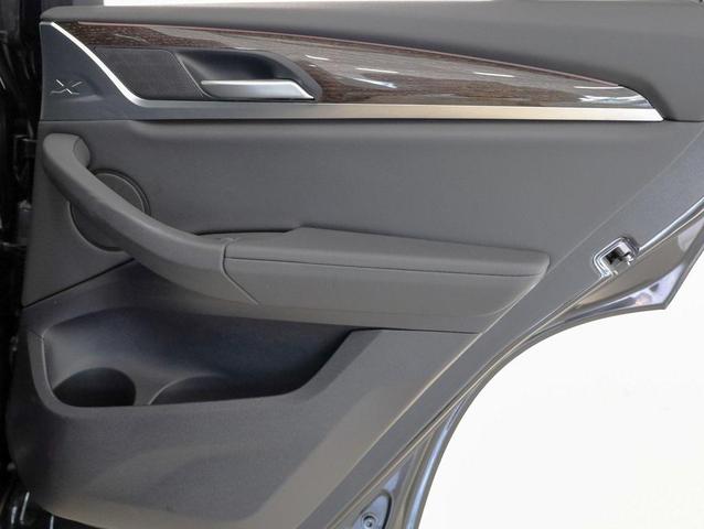 Photo of 2025 Black BMW X4
