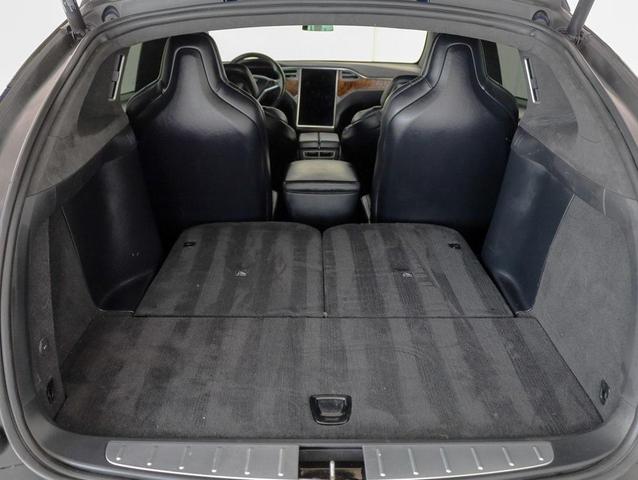 Photo of 2017 Deep Blue Metallic Tesla Model X