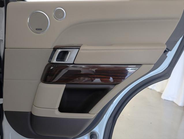 Photo of 2017 White Land Rover Range Rover