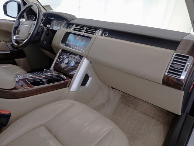 Photo of 2017 White Land Rover Range Rover