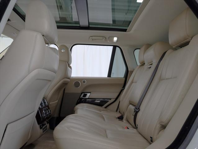 Photo of 2017 White Land Rover Range Rover