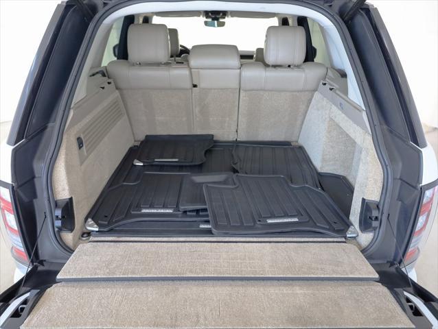 Photo of 2017 White Land Rover Range Rover