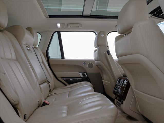 Photo of 2017 White Land Rover Range Rover