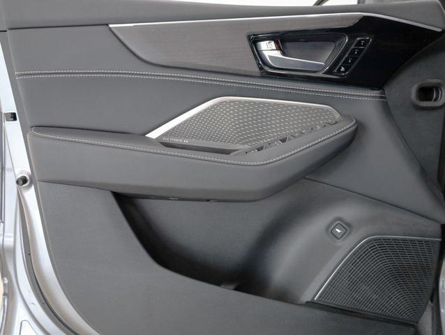 Photo of 2023 Majestic Black Pearl Acura MDX