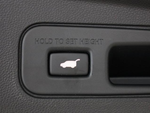 Photo of 2023 Majestic Black Pearl Acura MDX
