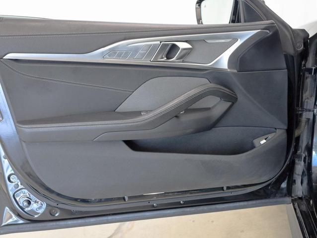 Photo of 2020 Black Sapphire Metallic BMW 840