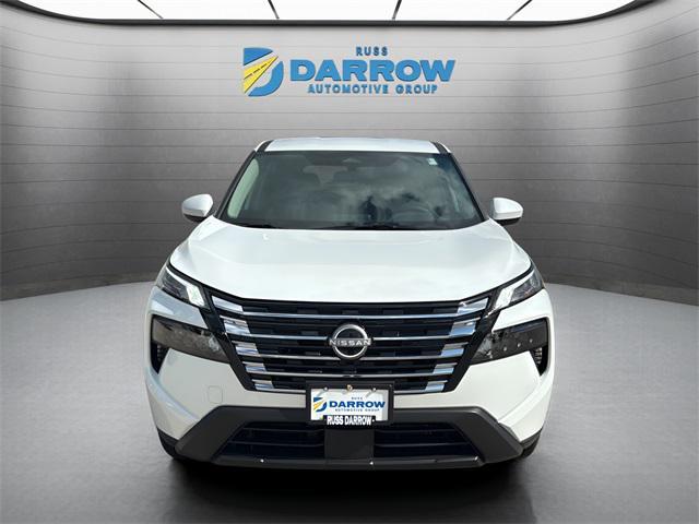 Photo of 2026 Everest White Pearl Tricoat Nissan Rogue