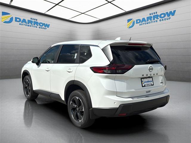 Photo of 2026 Everest White Pearl Tricoat Nissan Rogue