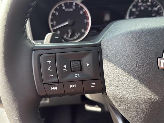 Photo of 2026 Everest White Pearl Tricoat Nissan Rogue