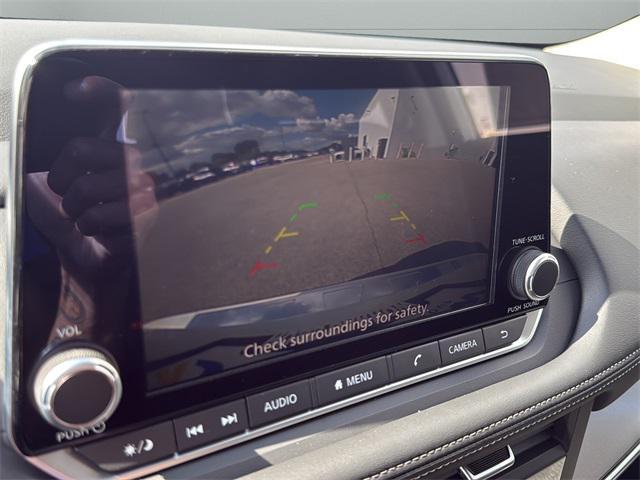 Photo of 2026 Everest White Pearl Tricoat Nissan Rogue