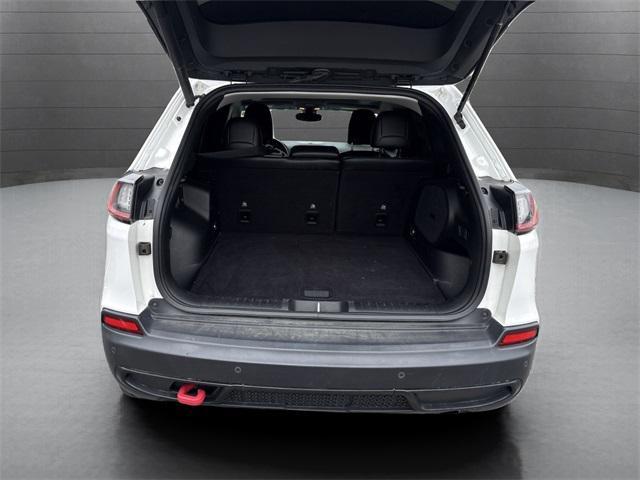 Photo of 2021 Bright White Clearcoat Jeep Cherokee