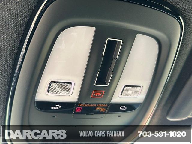 Photo of 2023 Thunder Gray Metallic Volvo XC40