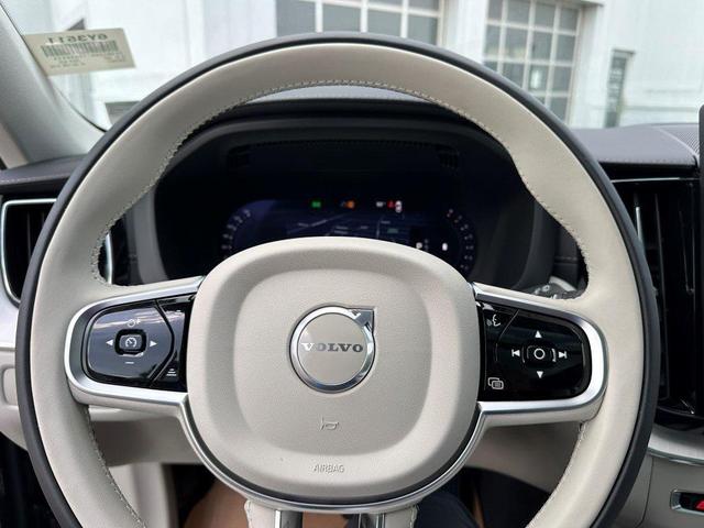 Photo of 2026 Denim Blue Metallic Volvo XC60