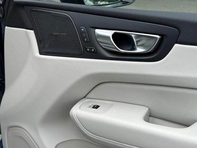 Photo of 2026 Denim Blue Metallic Volvo XC60