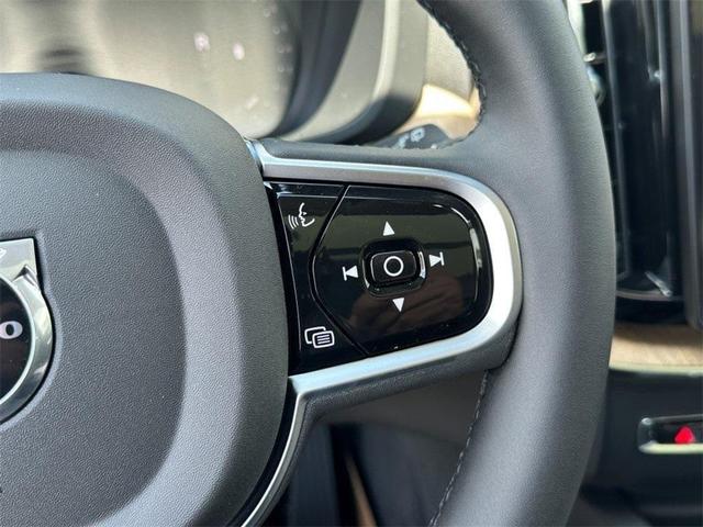 Photo of 2026 Onyx Black Metallic Volvo XC60