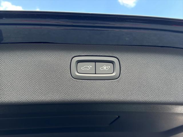 Photo of 2025 Denim Blue Metallic Volvo XC90 Plug-In Hybrid