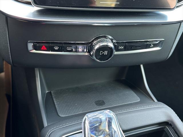 Photo of 2025 Denim Blue Metallic Volvo XC90 Plug-In Hybrid