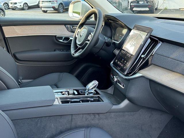 Photo of 2026 Bright Dusk Metallic Volvo XC90