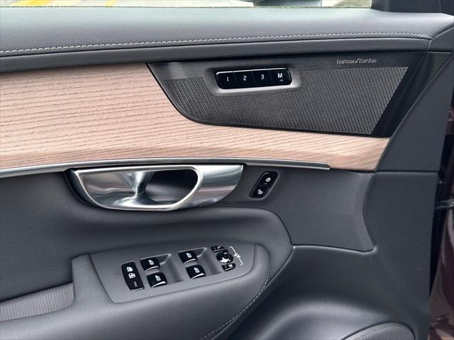 Photo of 2025 Mulberry Red Metallic Volvo XC90 Plug-In Hybrid