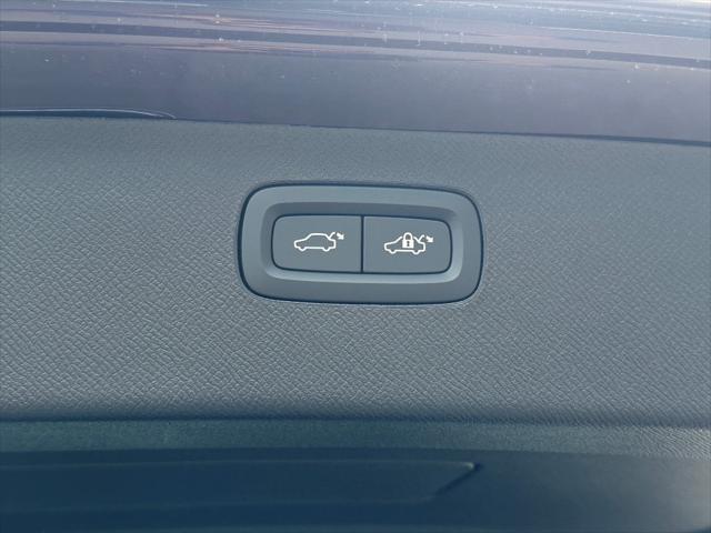 Photo of 2025 Mulberry Red Metallic Volvo XC90 Plug-In Hybrid
