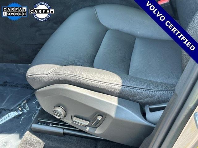 Photo of 2023 Bright Dusk Metallic Volvo XC60