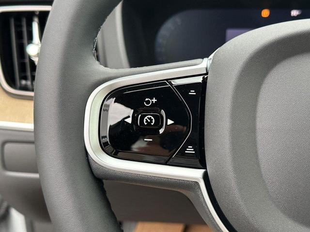 Photo of 2026 Vapour Grey Metallic Volvo XC60
