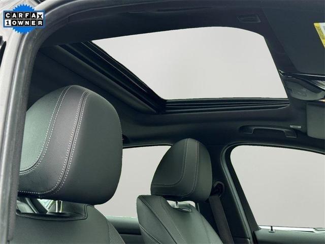 Photo of 2025 Black Sapphire Metallic BMW 330