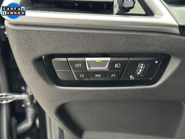 Photo of 2025 Black Sapphire Metallic BMW 330