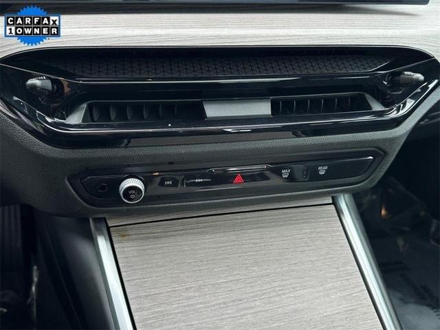 Photo of 2025 Black Sapphire Metallic BMW 330