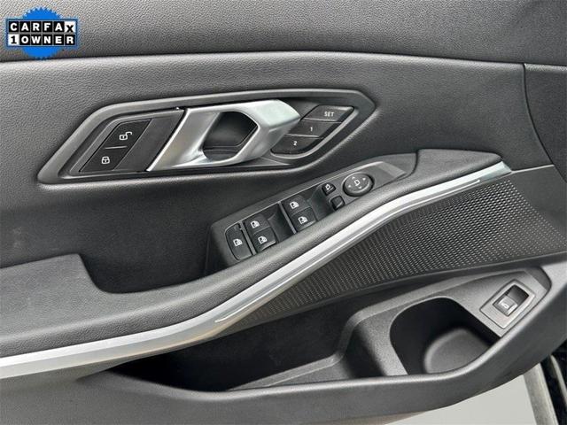 Photo of 2025 Black Sapphire Metallic BMW 330