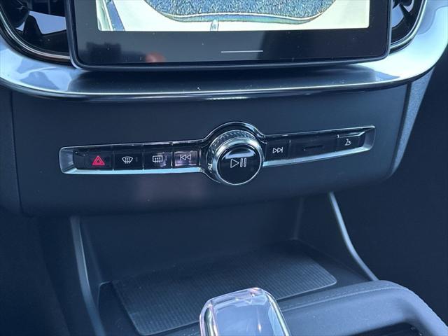 Photo of 2025 Crystal White Pearl Volvo XC90 Plug-In Hybrid
